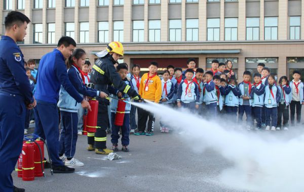 亳州市高新区各中小学凝聚“家校社”合力打造平安校园(图2)